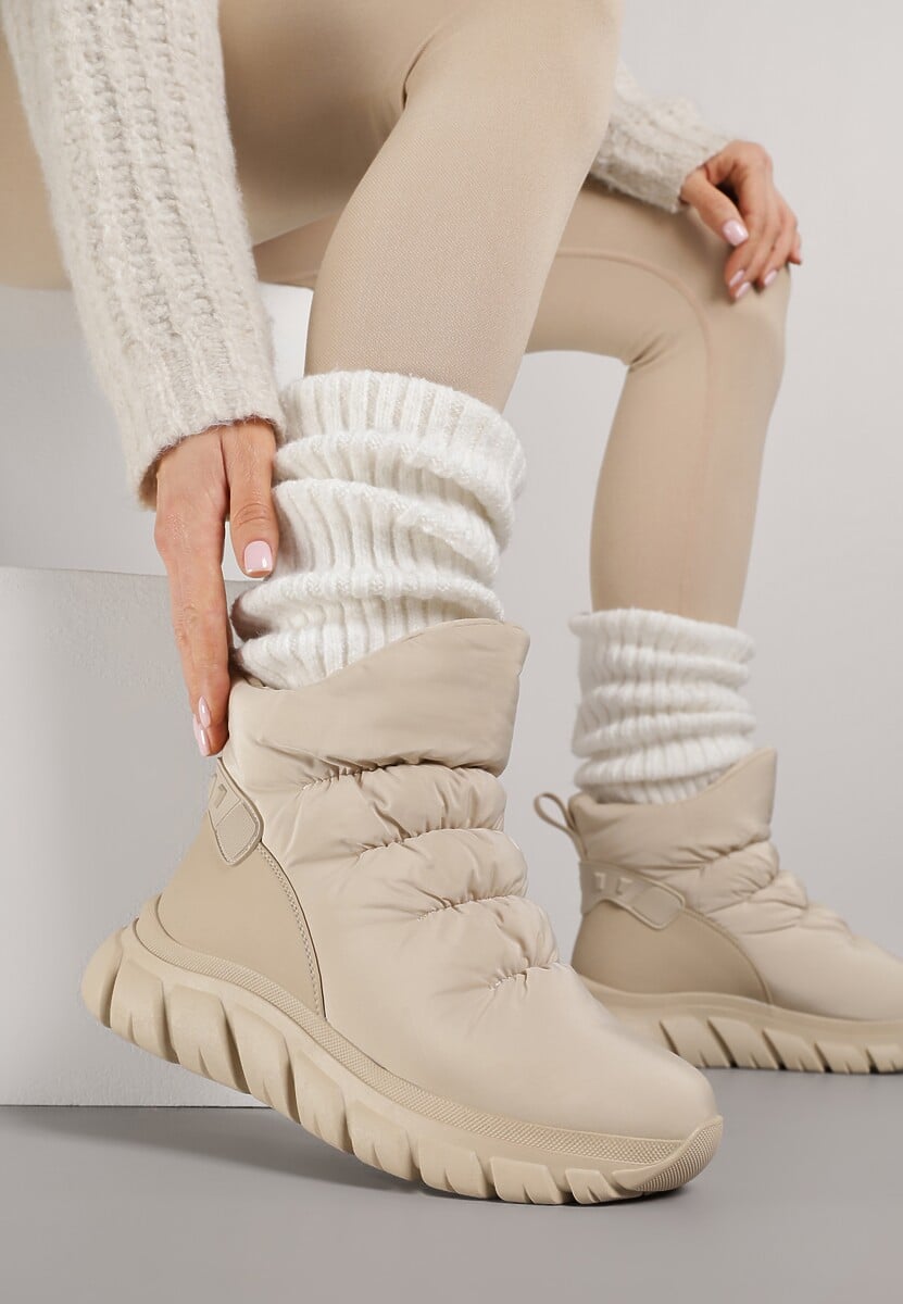 Ciemnobeżowe Śniegowce na Platformie z Tłoczeniem i Pikowaną Cholewką Resisia 2