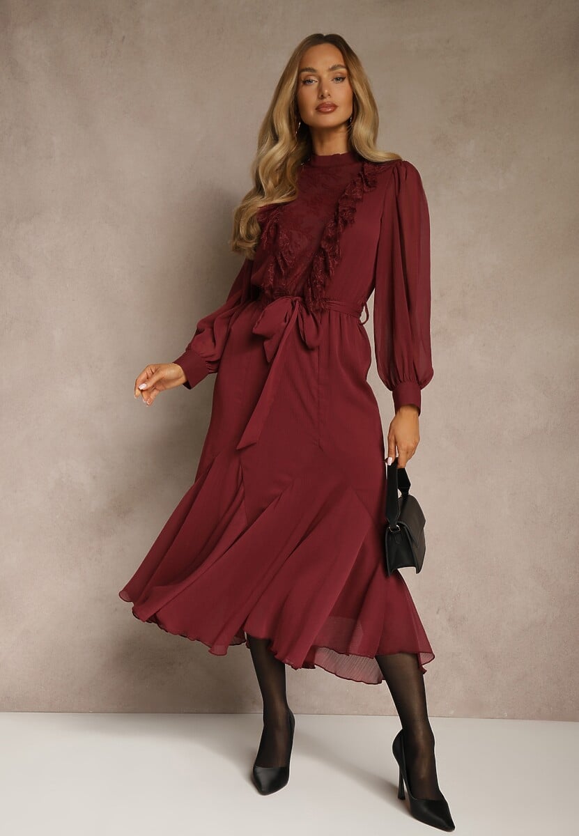 Bordowa Romantyczna Sukienka z Bufiastymi Rękawami i Falbanką z Koronki Sewmira 1