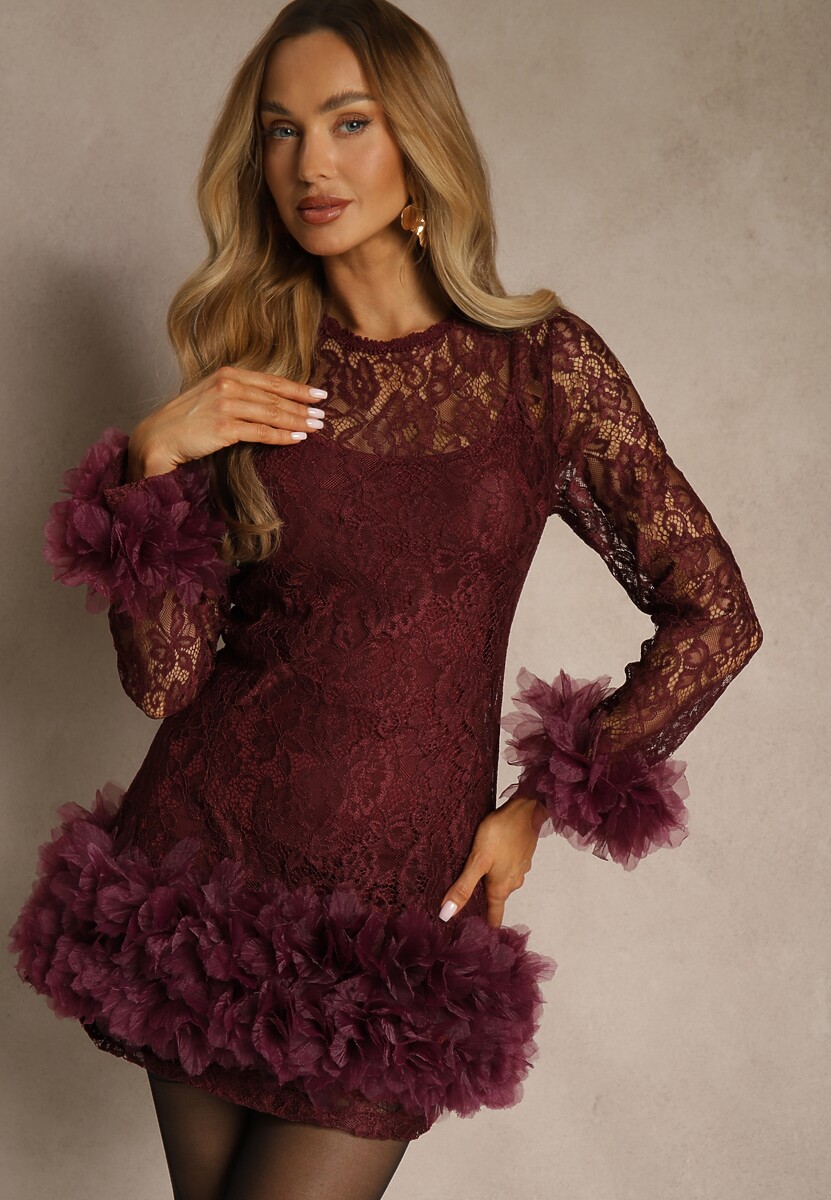 Bordowa Dopasowana Koronkowa Sukienka Koktajlowa z Tiulowymi Aplikacjami Kretalia 1