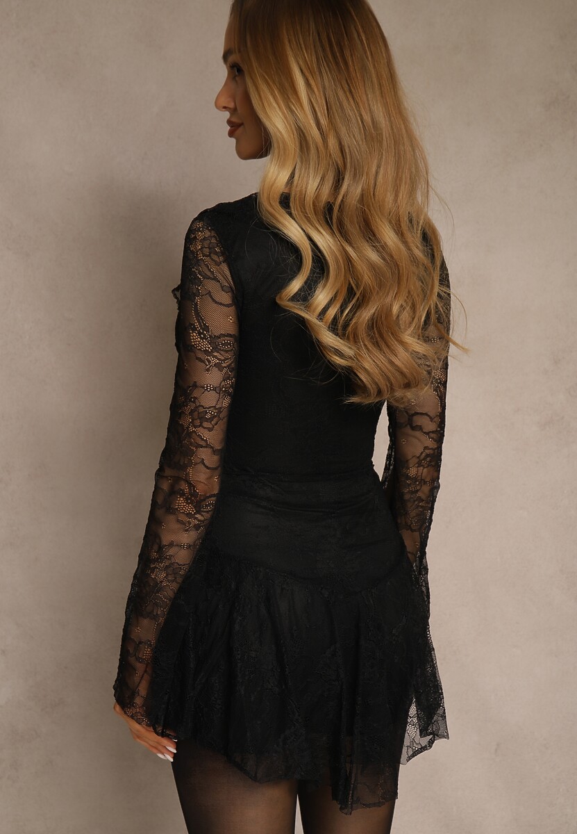 Czarna Sukienka Imprezowa z Koronki Zdobiona Wiązaniem przy Dekolcie Enafera 3