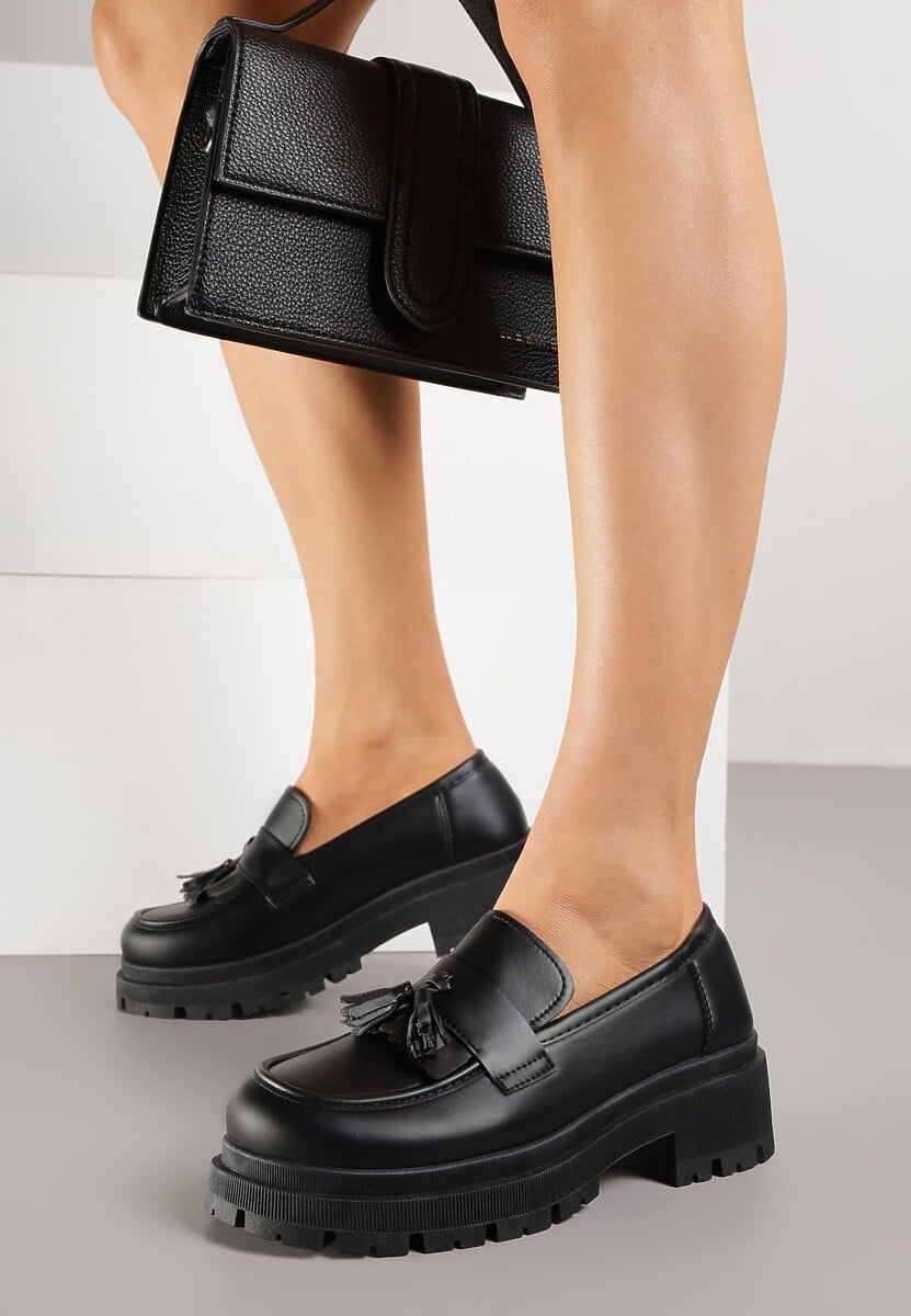 Czarne Mokasyny na Platformie Ozdobione Frędzlami Sewrisa 1