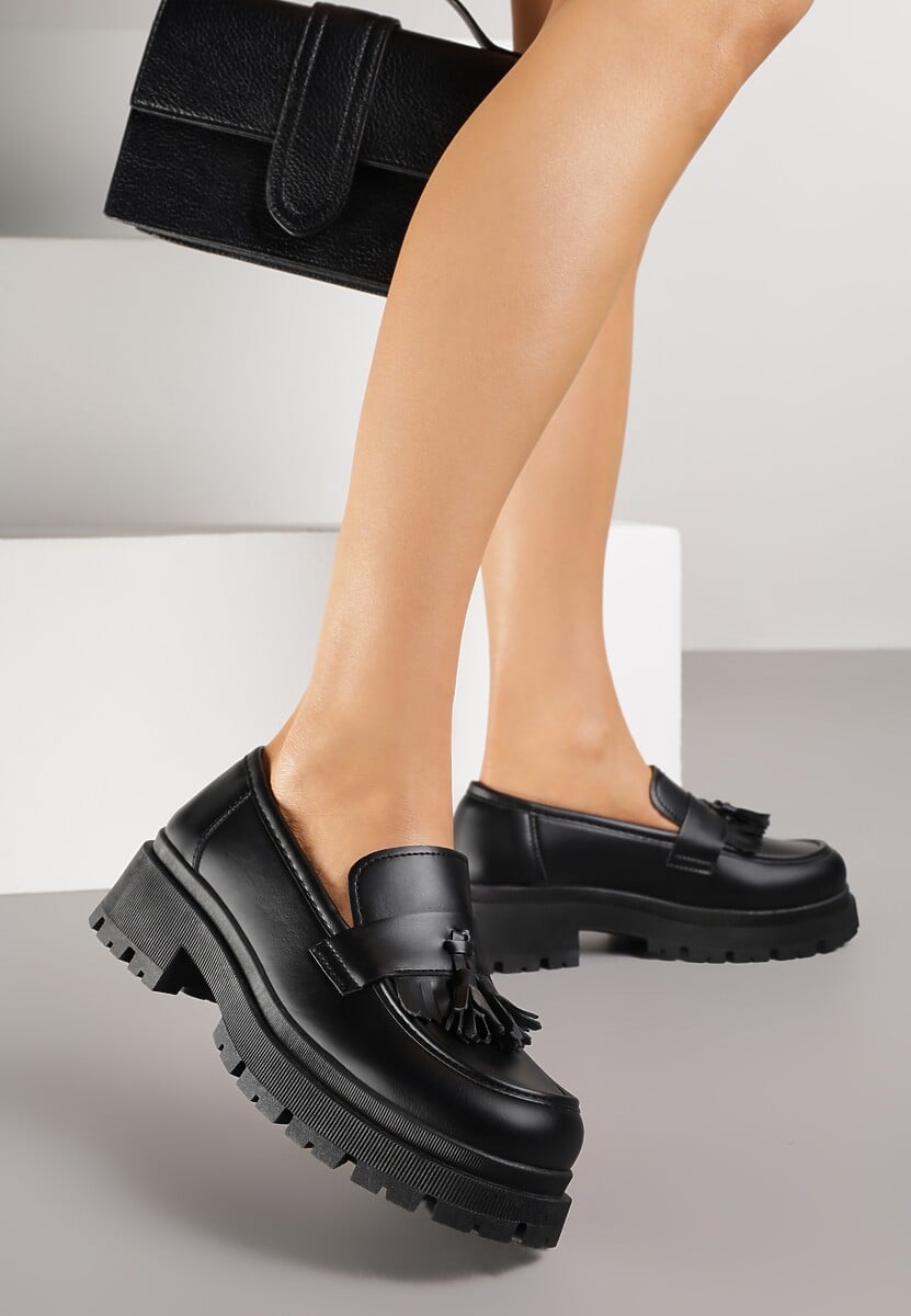 Czarne Mokasyny na Platformie Ozdobione Frędzlami Sewrisa 2