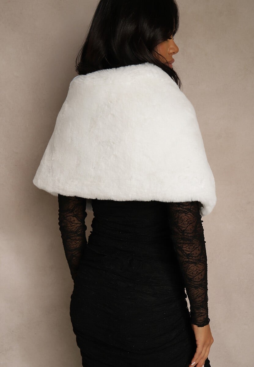 Białe Ponczo z Ozdobnym Futerkiem Cralinne 3