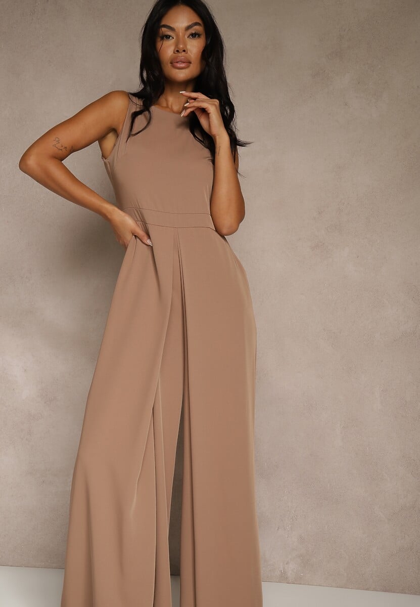 Ciemnobeżowy Taliowany Kombinezon Ozdobiony Zakładkami Berinola 2