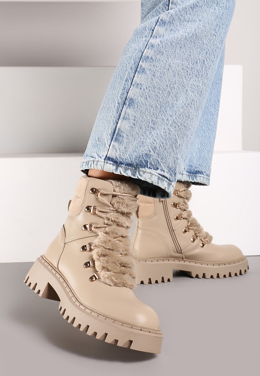 Ciemnobeżowe Trapery w Casualowym Stylu z Futerkowym Zdobieniem na Języku Taniapea 2