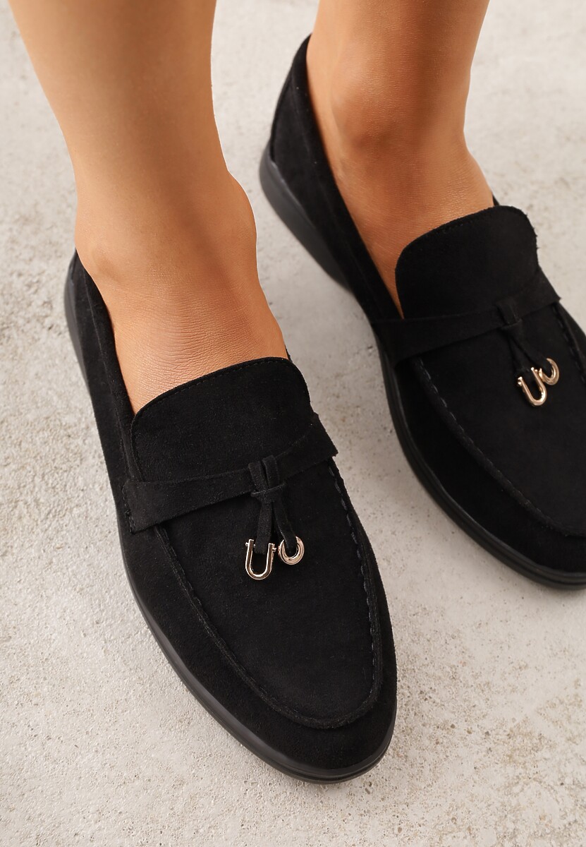 Czarne Mokasyny z Imitacji Zamszu Zdobione Zawieszką i Przeszyciem Aezoris 3