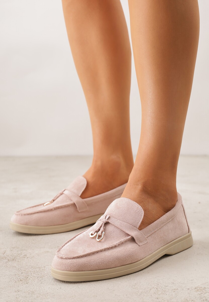 Różowe Mokasyny z Imitacji Zamszu Zdobione Zawieszką i Przeszyciem Aezoris 1