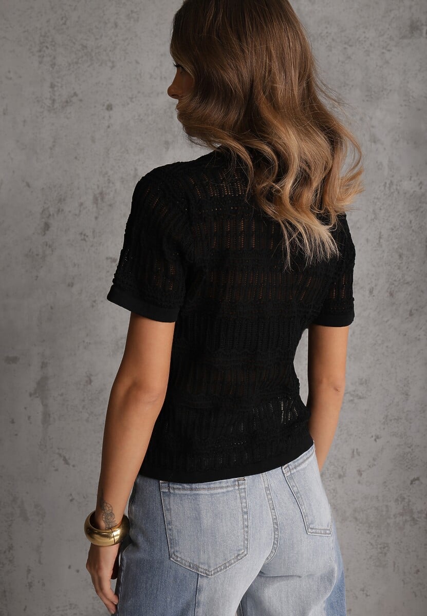 Czarna Wiskozowa Bluzka z Szydełkowym Wzorem Kołnierzykiem i Guzikami Lasthythia 3