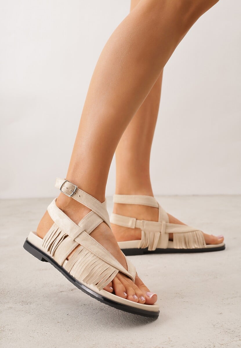 Beżowe Sandały Typu Rzymianki Ozdobione Frędzlami Casasos 2
