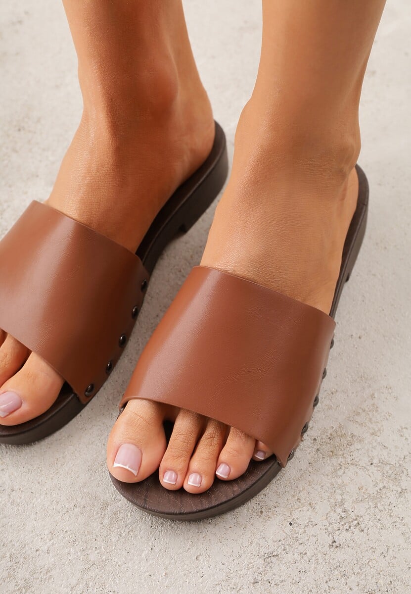 Brązowe Klapki Ozdobione po Bokach Nitami Neameronei 3