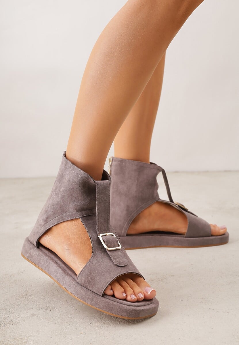 Szare Sandały Typu Botki Ozdobione Metaliczną Klamrą z Przodu Adrasaia 2