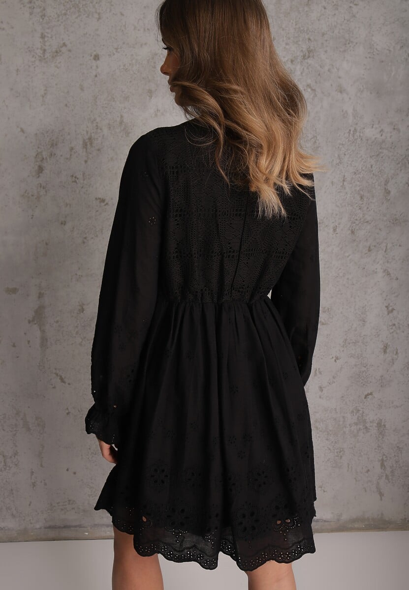 Czarna Rustykalna Sukienka z Bawełną Zdobiona Haftem i Ażurowymi Wycięciami Winlith 3