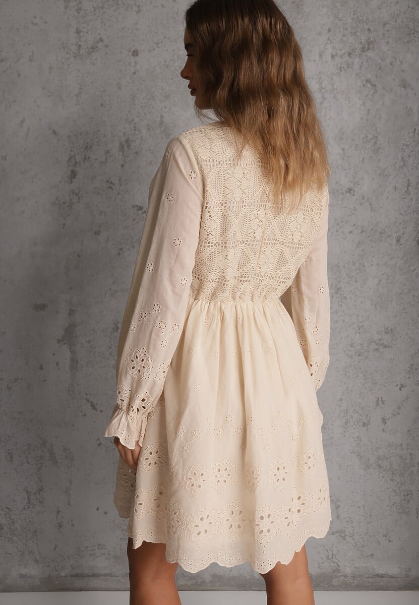 Beżowa Rustykalna Sukienka z Bawełną Zdobiona Haftem i Ażurowymi Wycięciami Winlith 3