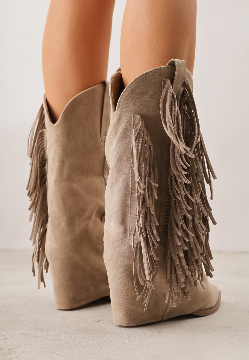 Ciemnobeżowe Botki Kowbojki na Słupku Ozdobione Frędzlami  i Wywiniętą Cholewką Aedime 3