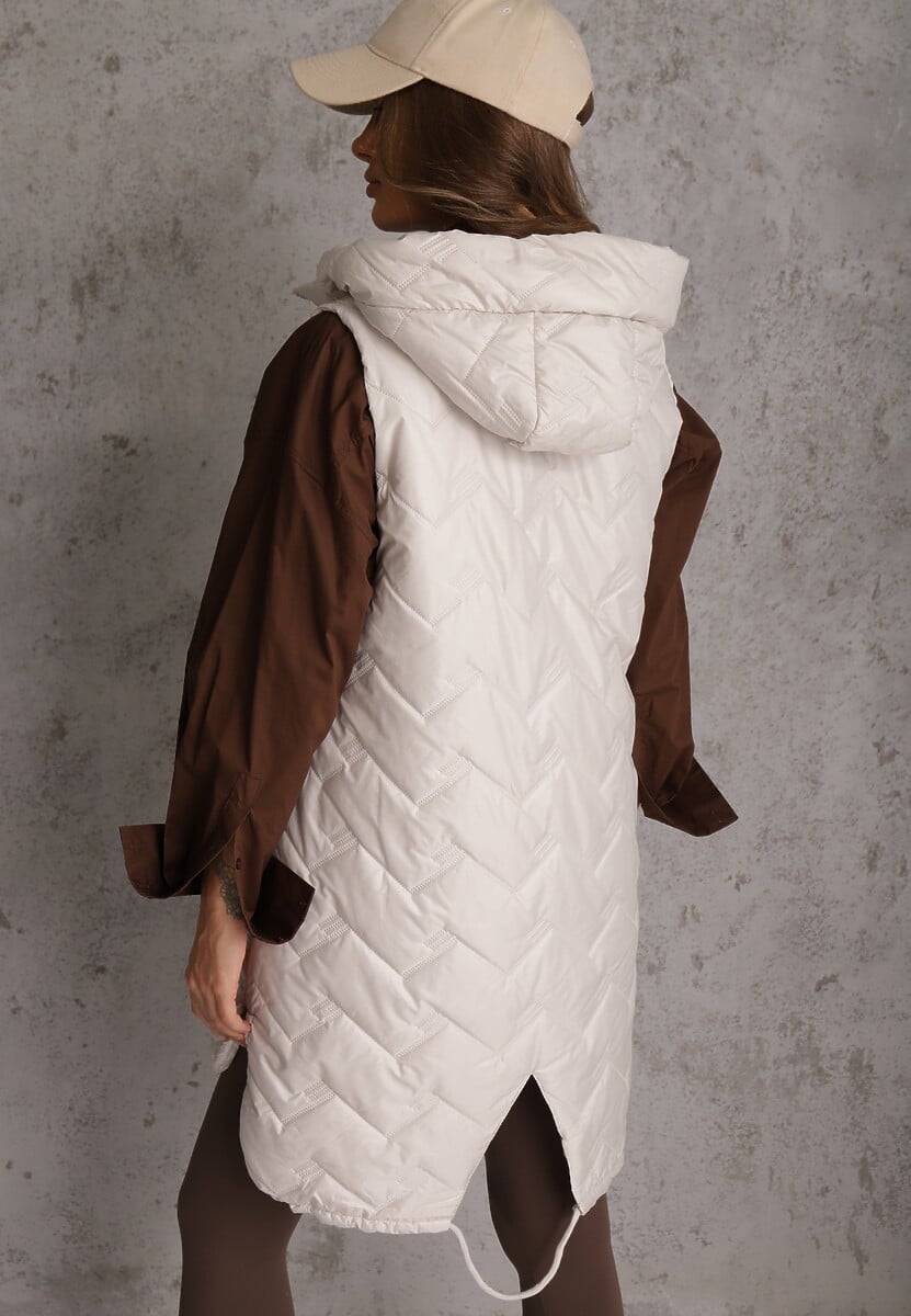 Jasnoszara Długa Pikowana Kamizelka z Kapturem i Ozdobną Naszywką Mentape 3