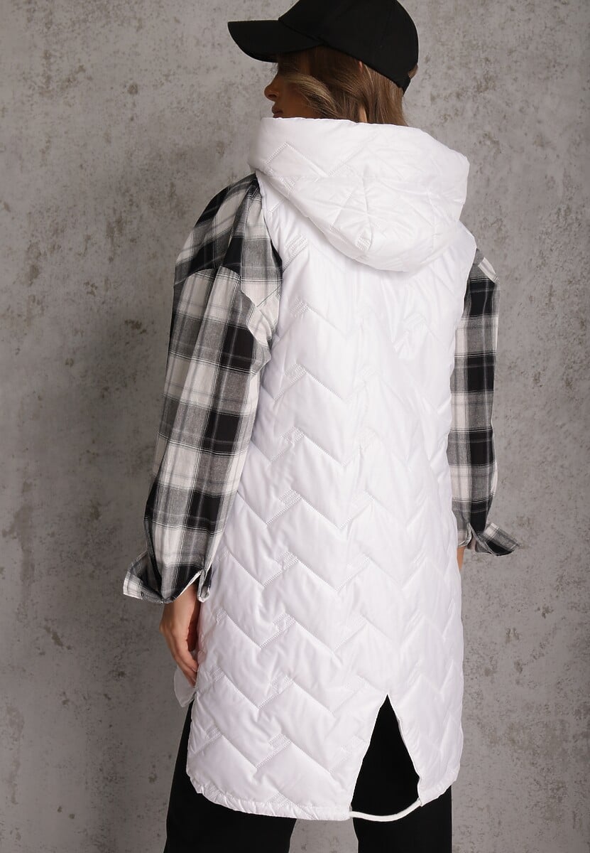 Biała Długa Pikowana Kamizelka z Kapturem i Ozdobną Naszywką Mentape 3