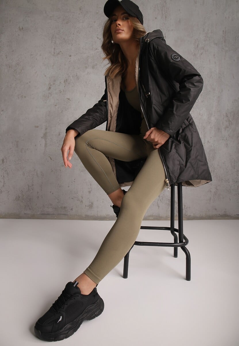 Czarna Długa Kurtka Parka Pikowana z Kapturem Ozdobiona Aplikacją Rossea 2