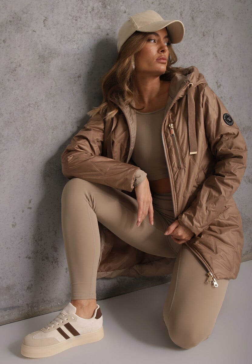 Szampańska Długa Kurtka Parka Pikowana z Kapturem Ozdobiona Aplikacją Rossea 1