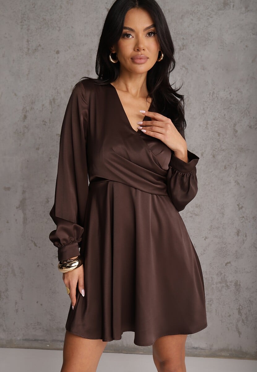 Brązowa Bawełniana Sukienka VICES z Satyny z Kopertowym Dekoltem Cunelia 1