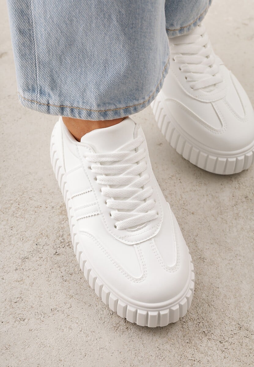 Białe Sneakersy na Tłoczonej Platformie Ozdobione Dwoma Paskami Hesaia 3