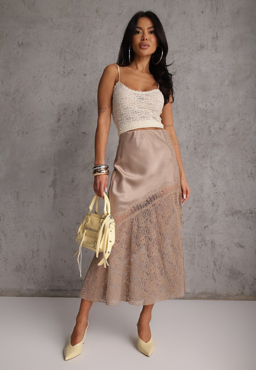Beżowa Satynowa Spódnica Ozdobiona Rozcięciem na Nogę i Koronką Saviraet 2