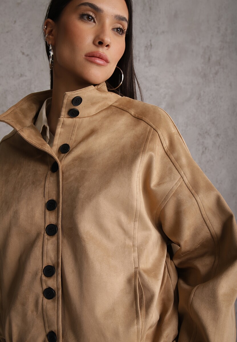 Jasnobrązowa Kurtka Bomber Jacket Ozdobiona Guzikami Quilimi 1
