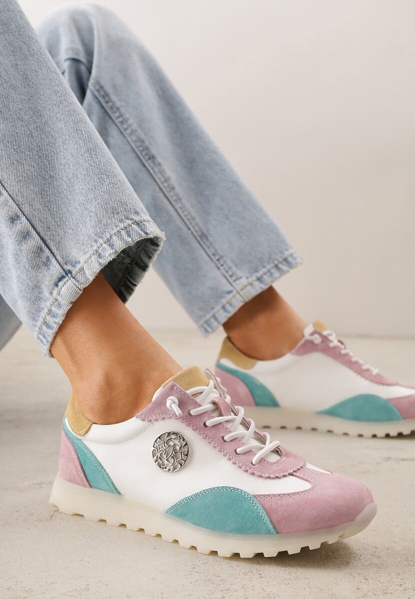 Biało-Fioletowe Sneakersy ze Skórzaną Wkładką Ozdobione Metaliczną Aplikacją Tidina 1