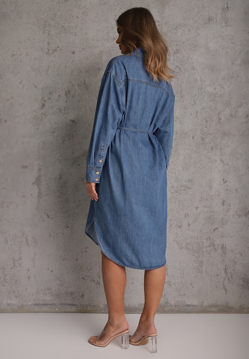 Niebieska Jeansowa Sukienka Koszulowa Oversize z Bawełną i Paskiem Cianatra 3