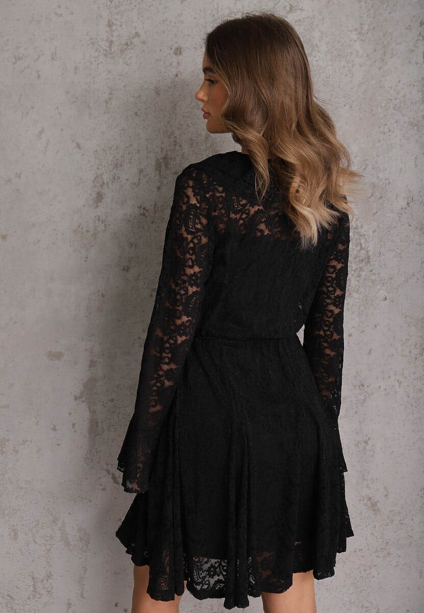 Czarna Sukienka z Koronki Zdobiona Rozszerzanymi Rękawami i Wąskim Paskiem Kylimna 3