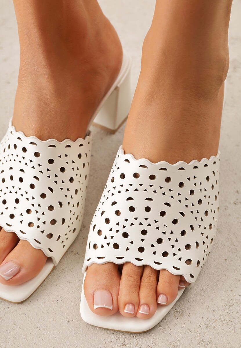 Białe Ażurowe Klapki na Słupkowym Obcasie z Kwadratowym Noskiem Lumetia 3
