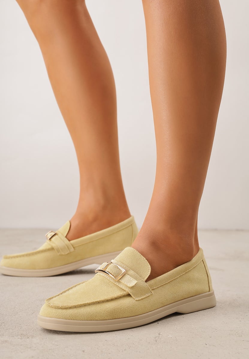Żółte Mokasyny Ozdobione Metaliczną Klamrą Murielori 1