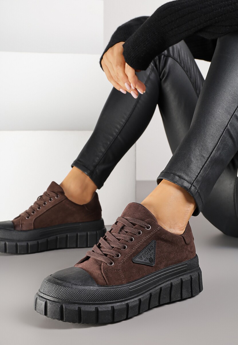 Brązowe Sneakersy Vices na Platformie z Ozdobą i Napisem Leawen 1