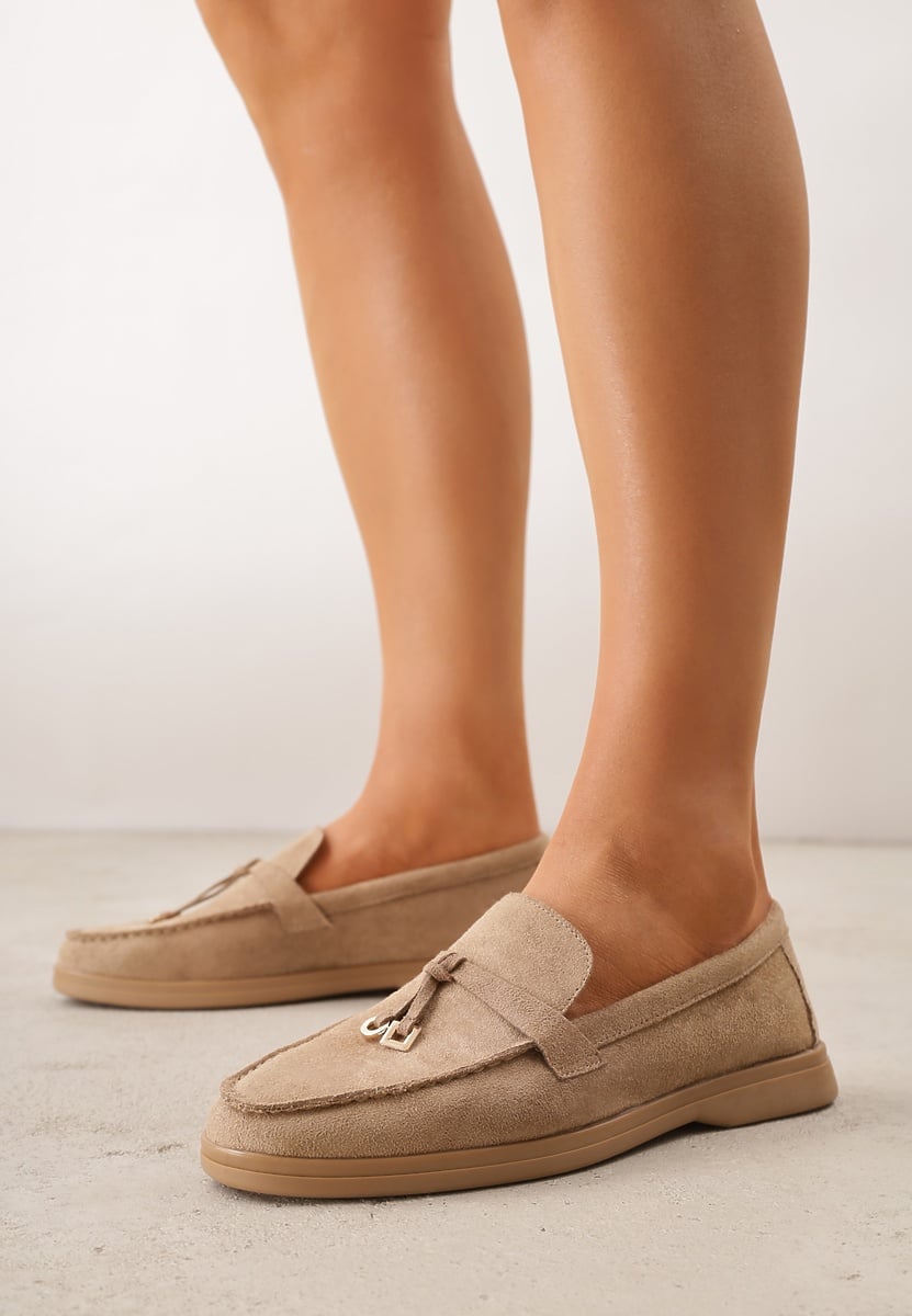 Ciemnobeżowe Mokasyny VICES Casualowe ze Skórzaną Wkładką i Metalowymi Ozdobami Dinsmore 1