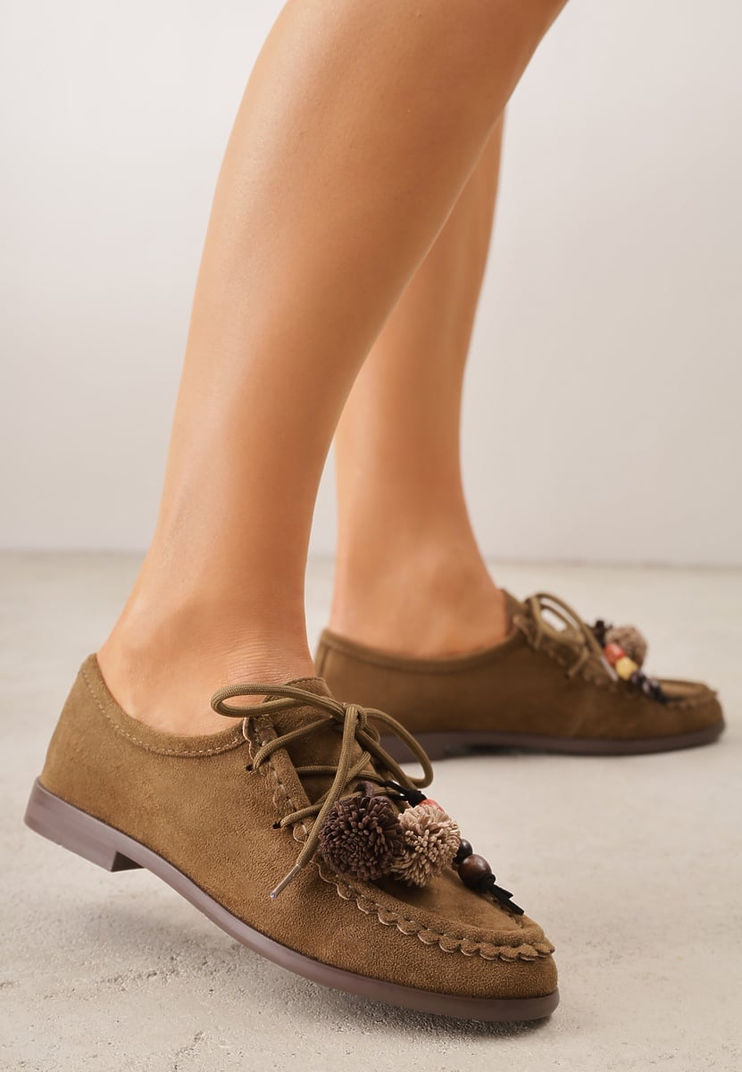 Ciemnobeżowe Mokasyny VICES ze Skórzaną Wkładką i Pomponami Loraerin 2