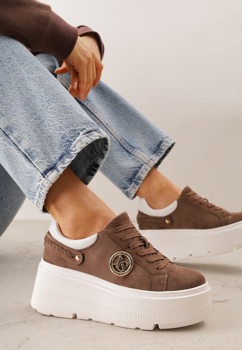 Jasnobrązowe Sneakersy Vices na Platformie Ozdobione Metaliczną Aplikacją Tatellia 1
