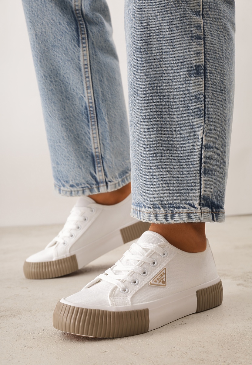 Biało-Beżowe Trampki VICES na Żłobionej Platformie Zdobione Trójkątną Aplikacją Lorerina 2