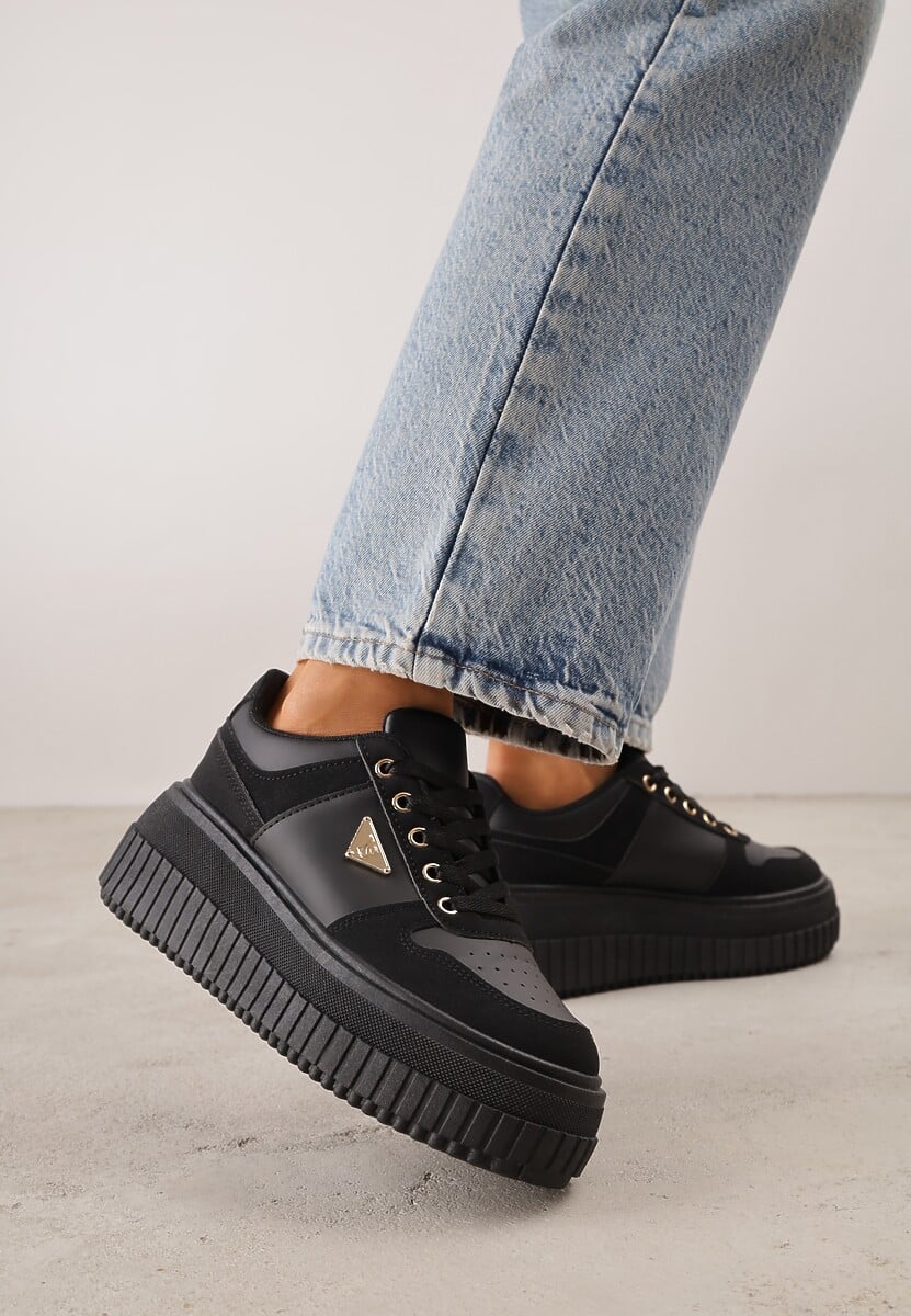 Czarne Chunky Sneakersy z Trójkątną Aplikacją VICES na Platformie Cezaline 1