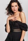 Czarna Sukienka Considerations