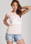 Jasnoróżowy T-shirt Loraisea