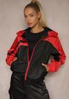 Czerwono-Czarna Kurtka Wiatrówka w Streetwearowym Stylu z Kapturem i Kieszeniami Nailria