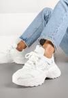 Białe Sneakersy w Streetwearowym Stylu na Tłoczonej Podeszwie Nelasea