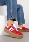 Czerwone Sneakersy Zamszowe na Platformie ze Skórzaną Wkładką Ozdobione Paskiem Adivrie