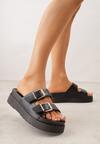 Czarne Klapki na Platformie Ozdobione Metalicznymi Klamrami Galisiphe