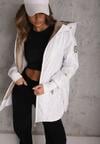 Biała Przejściowa Kurtka z Kapturem Pikowanymi Przeszyciami i Suwakami Kave