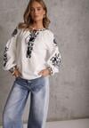 Biała Rustykalna Bluzka z Bawełny Zdobiona Haftem i Sznurkiem z Chwostami Marytea