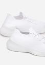 Białe Wsuwane Buty Sportowe z Wkładką Amortyzującą i Perforacją Mozeni