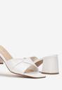 Białe Klapki z Kwadratowym Noskiem na Słupku Casilia