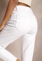 Białe Jeansy Mom Fit High Waist z Dziurami Daisylee