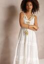 Biała Koronkowa Sukienka Maxi z Ozdobnym Dekoltem na Cienkich Ramiączkach Suana