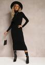 Rochie Neagră Strâmtă Tricotată cu Guler Înalt și Lanț Decorativ Ertuse